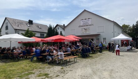 Blick in das Schützenheim der Bergschützen während einer Veranstaltung